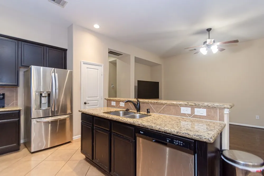 9158 Sunlight Oak Lane Houston, TX 77070