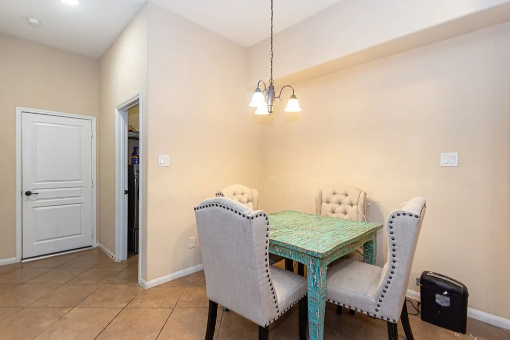 9158 Sunlight Oak Lane Houston, TX 77070