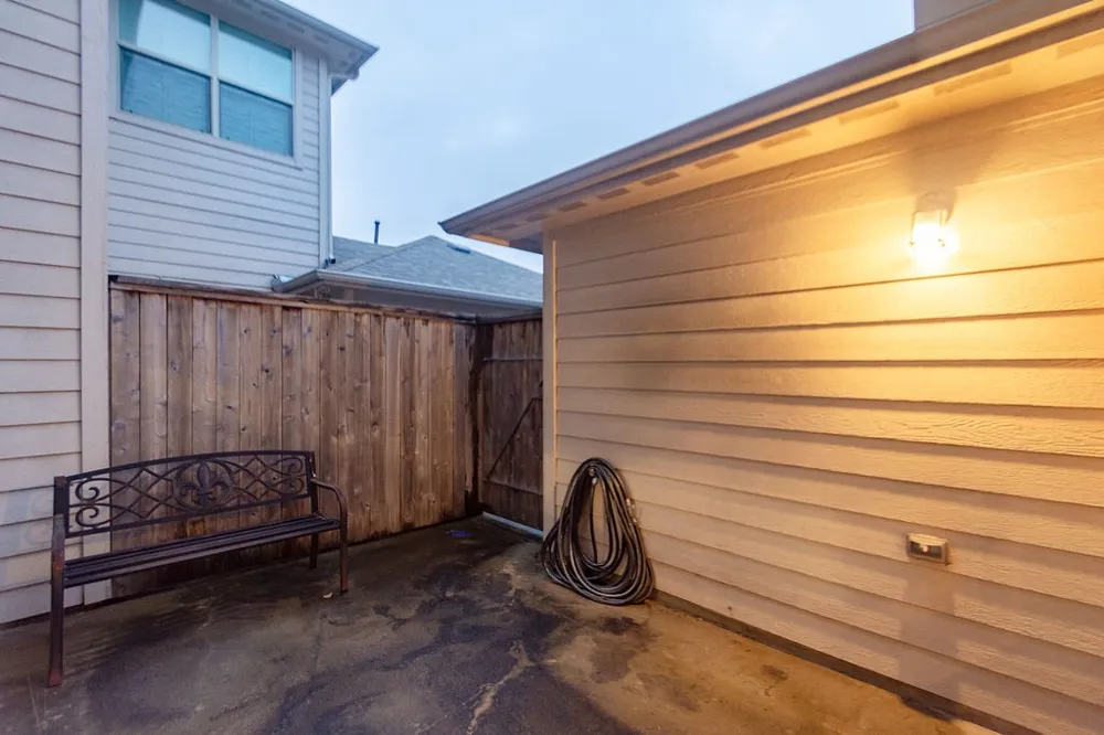 9158 Sunlight Oak Lane Houston, TX 77070