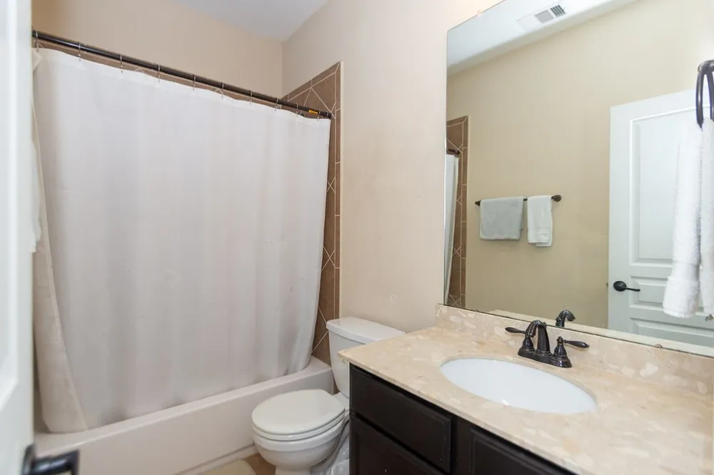 9158 Sunlight Oak Lane Houston, TX 77070