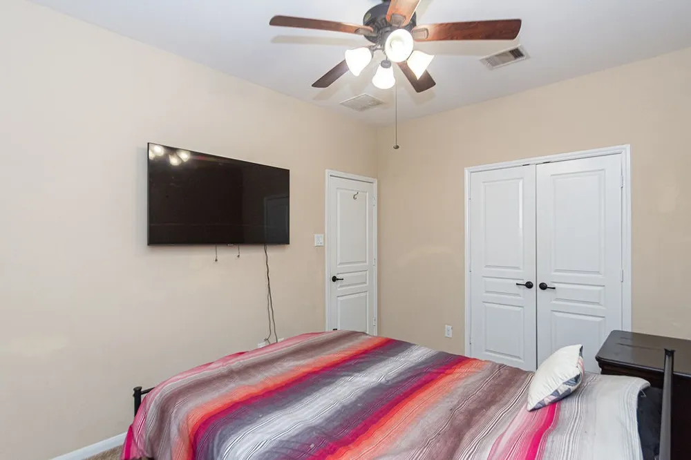 9158 Sunlight Oak Lane Houston, TX 77070