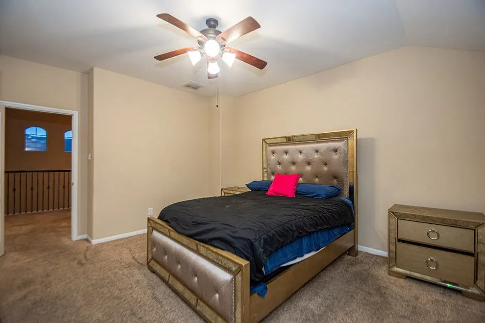9158 Sunlight Oak Lane Houston, TX 77070