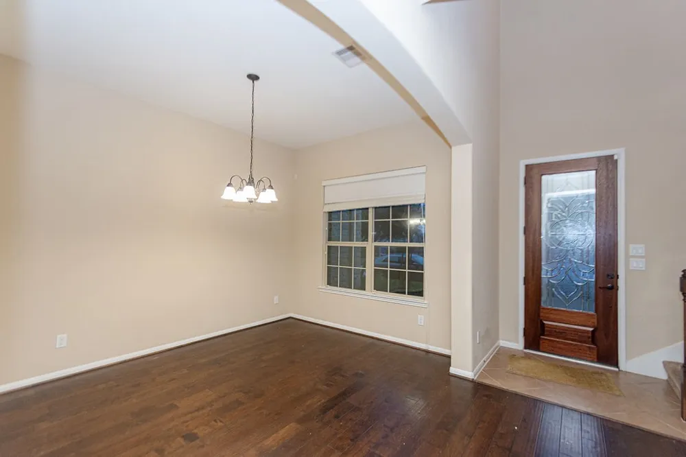 9158 Sunlight Oak Lane Houston, TX 77070