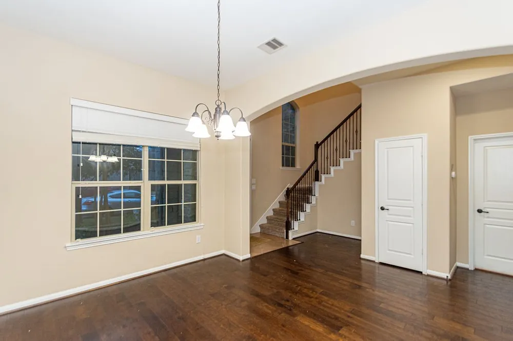 9158 Sunlight Oak Lane Houston, TX 77070