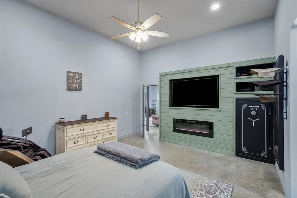 1026 Vz County Road 2115 Canton, TX 75103