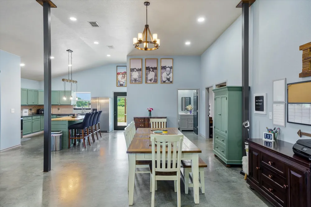 1026 Vz County Road 2115 Canton, TX 75103