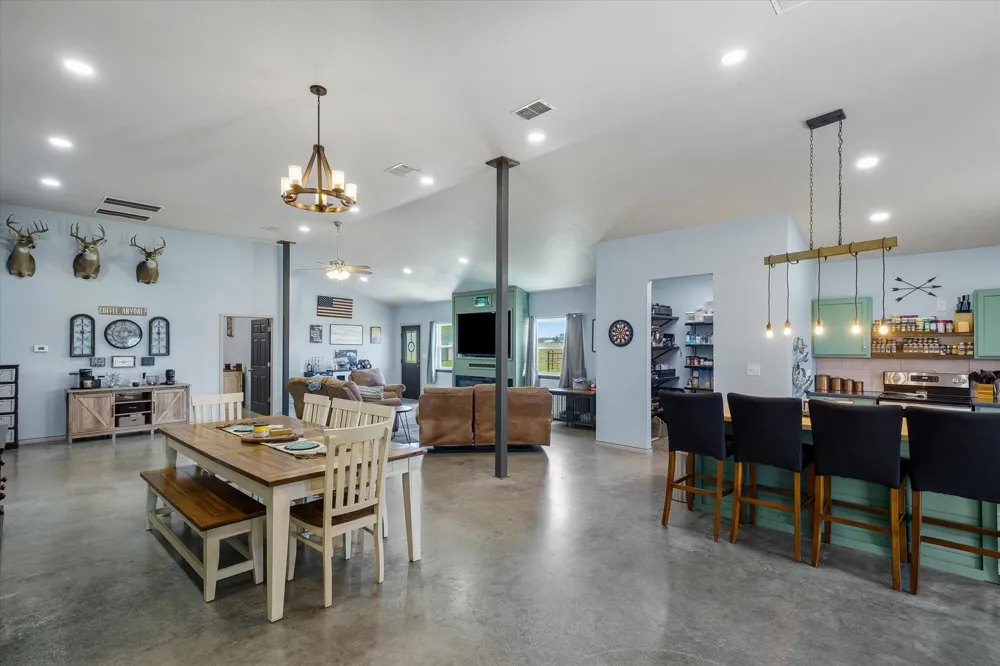 1026 Vz County Road 2115 Canton, TX 75103