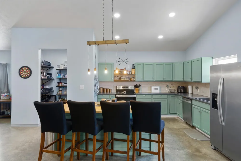 1026 Vz County Road 2115 Canton, TX 75103