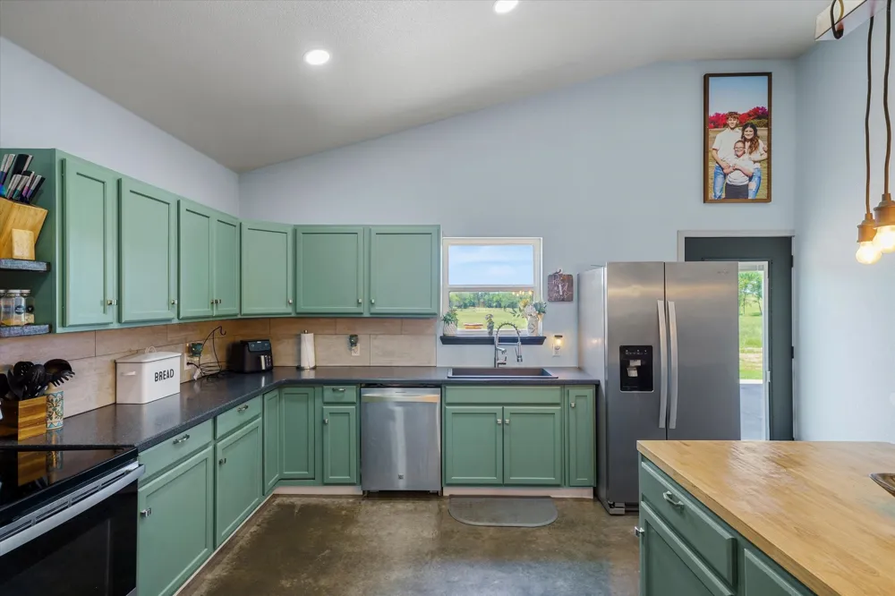 1026 Vz County Road 2115 Canton, TX 75103