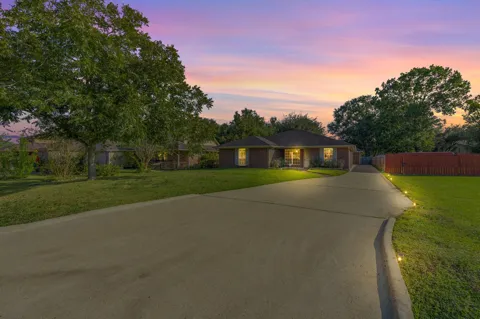8018 Holiday Lane