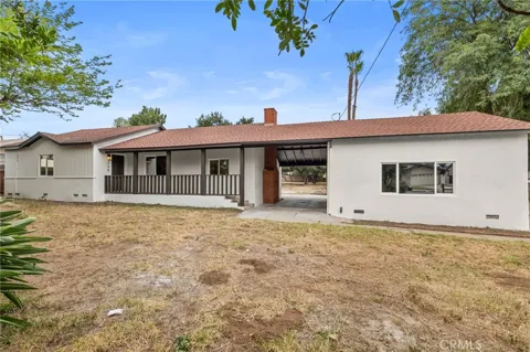 736 Walnut