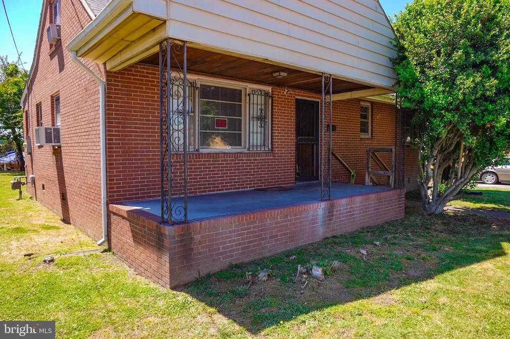 18 S LITTLE CHURCH STREET Petersburg, VA 23803