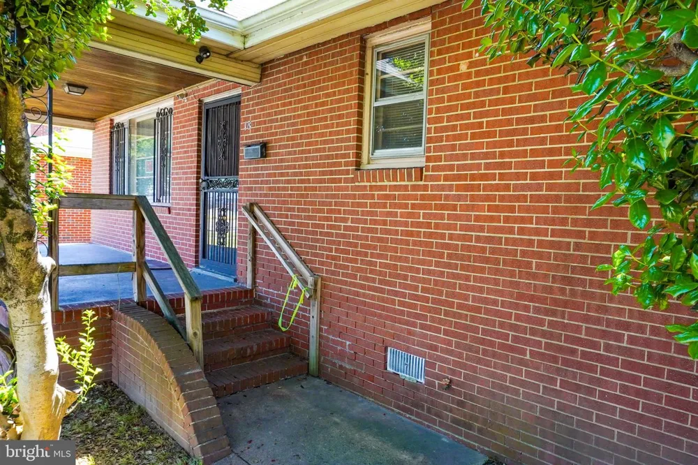 18 S LITTLE CHURCH STREET Petersburg, VA 23803