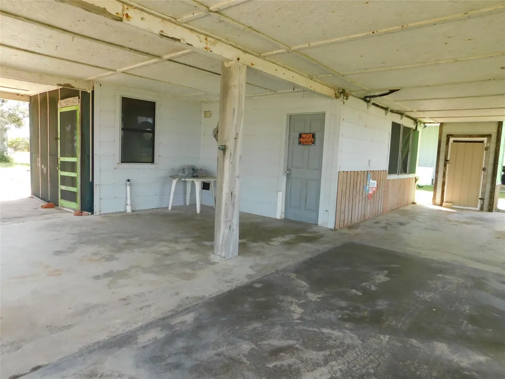 268 S Ocean Drive Port Lavaca, TX 77979