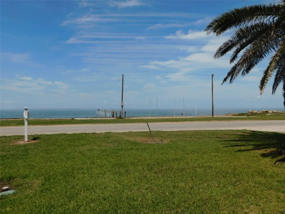 268 S Ocean Drive Port Lavaca, TX 77979