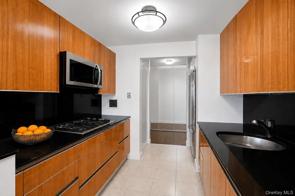 112-01 Queens Boulevard #21B Forest Hills, NY 11375