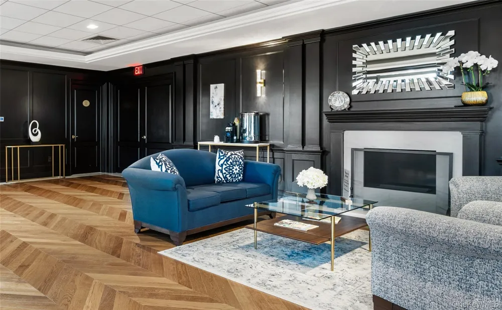 112-01 Queens Boulevard #21B Forest Hills, NY 11375