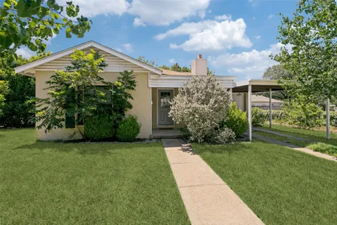 3904 Carolyn Road
