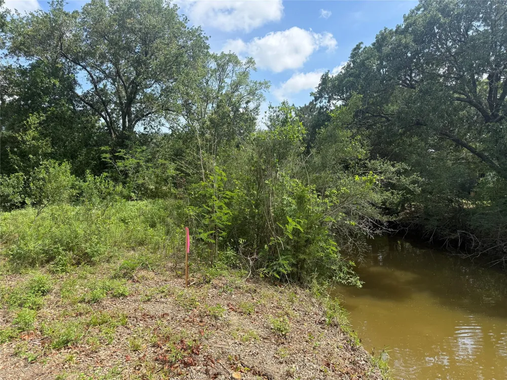 Hall Street Anahuac, TX 77514
