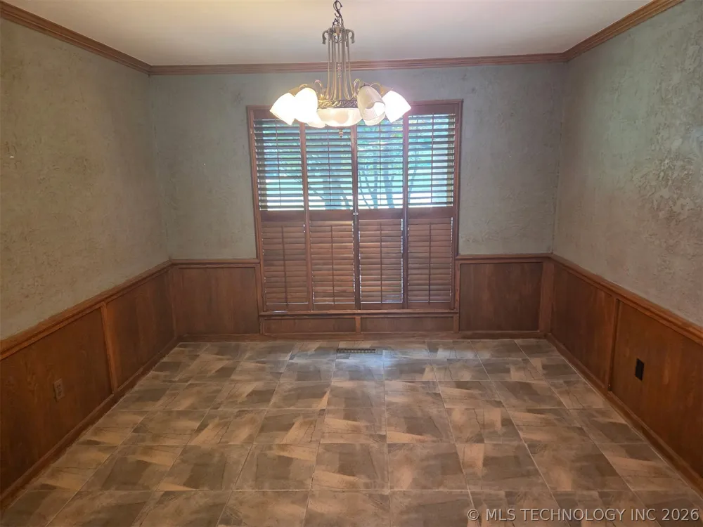 6105 Kingsbridge Drive Oklahoma City, OK 73162