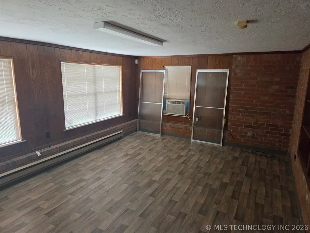 6105 Kingsbridge Drive Oklahoma City, OK 73162