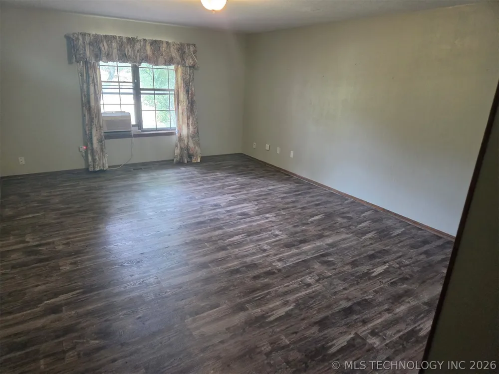 6105 Kingsbridge Drive Oklahoma City, OK 73162