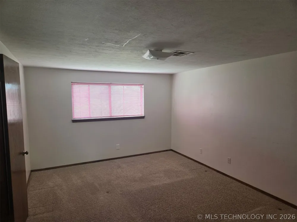 6105 Kingsbridge Drive Oklahoma City, OK 73162