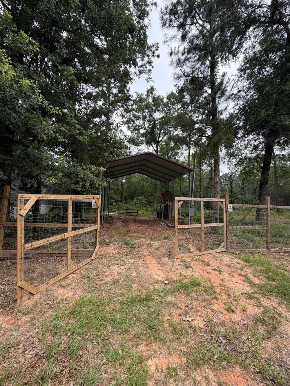 225 Lakecrest Livingston, TX 77351