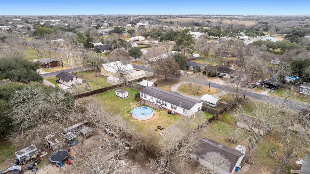 1005 Baumgarten Street Schulenburg, TX 78956
