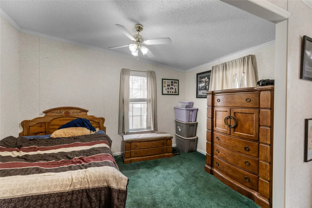 1005 Baumgarten Street Schulenburg, TX 78956