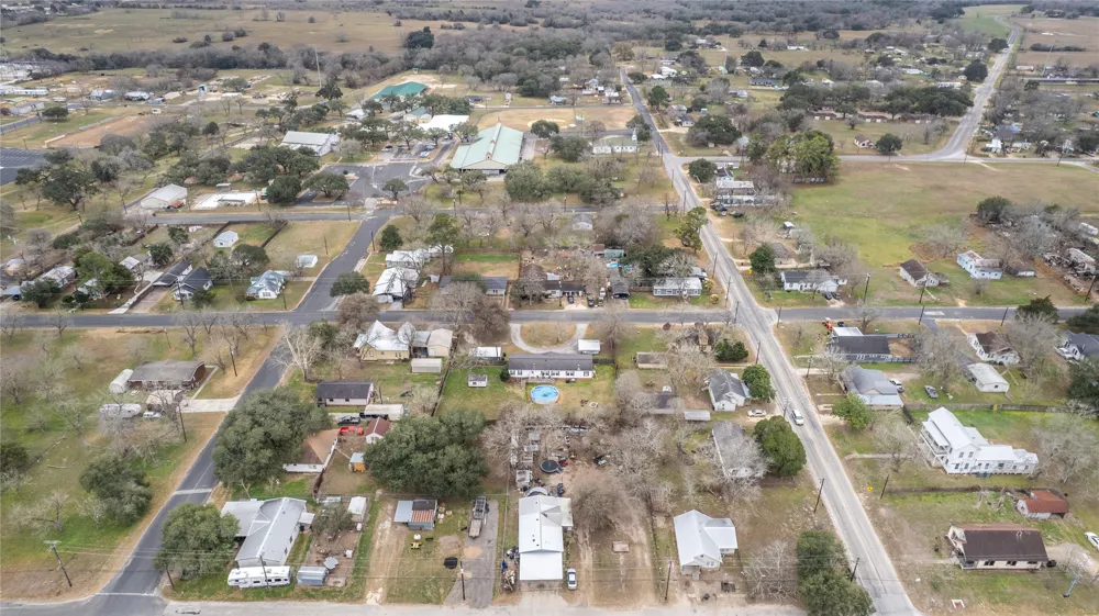 1005 Baumgarten Street Schulenburg, TX 78956