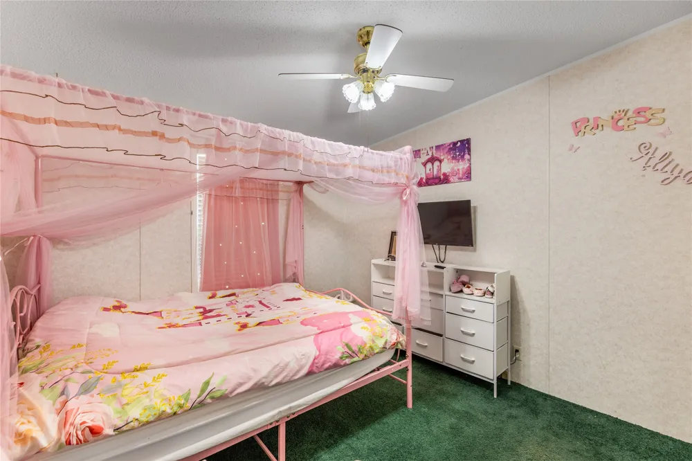 1005 Baumgarten Street Schulenburg, TX 78956
