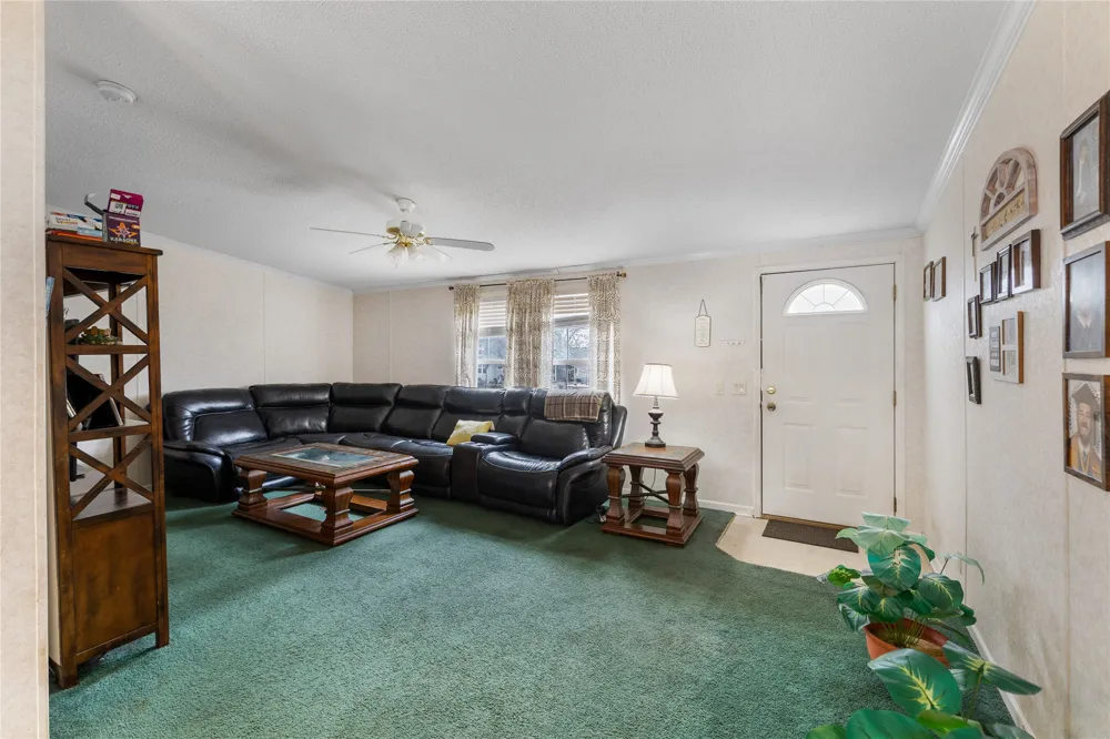 1005 Baumgarten Street Schulenburg, TX 78956
