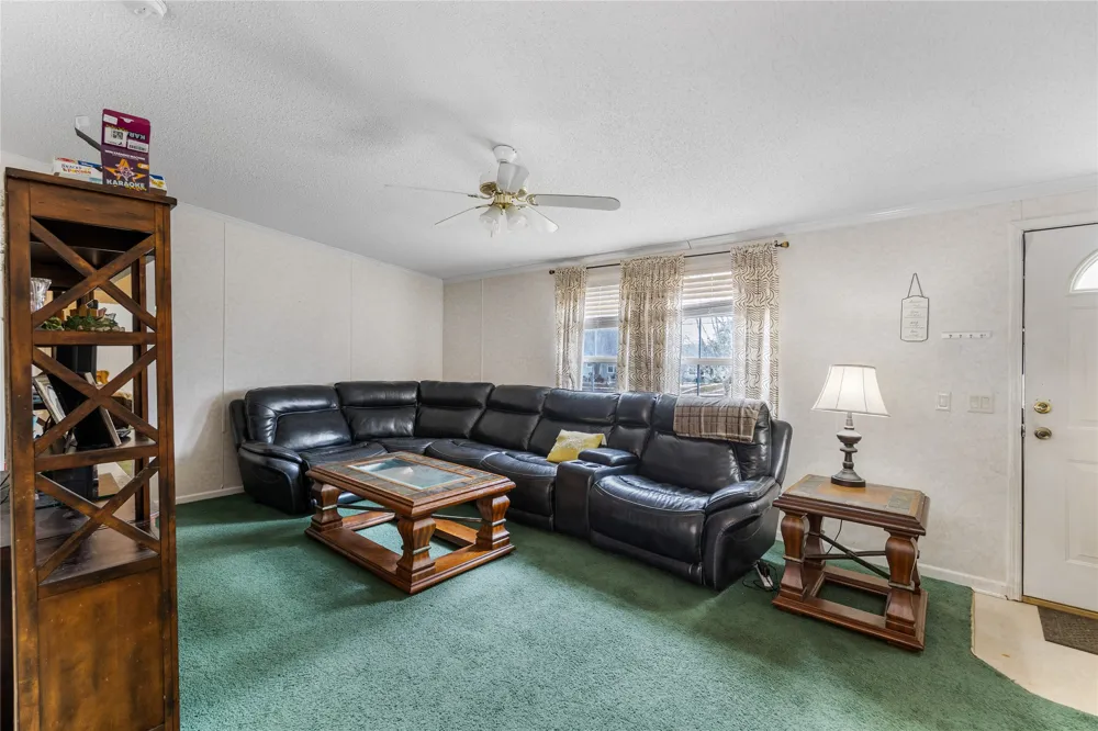 1005 Baumgarten Street Schulenburg, TX 78956