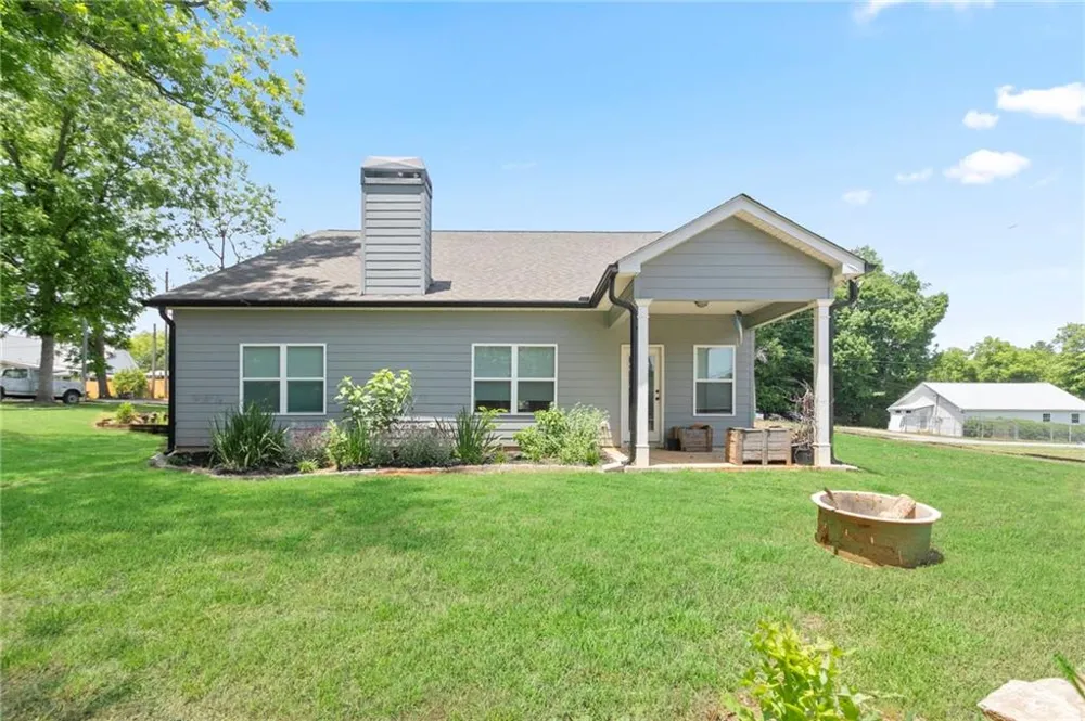 47 Hoke Street Maysville, GA 30558