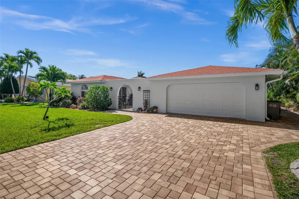 1432 VENETIAN COURT Cape Coral, FL 33904