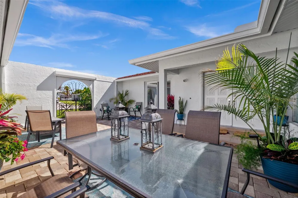 1432 VENETIAN COURT Cape Coral, FL 33904