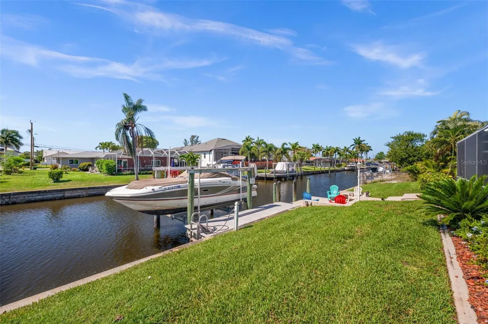 1432 VENETIAN COURT Cape Coral, FL 33904