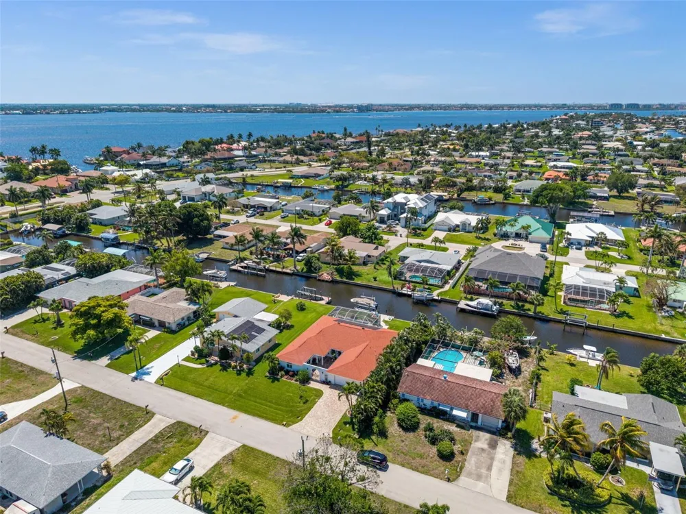 1432 VENETIAN COURT Cape Coral, FL 33904