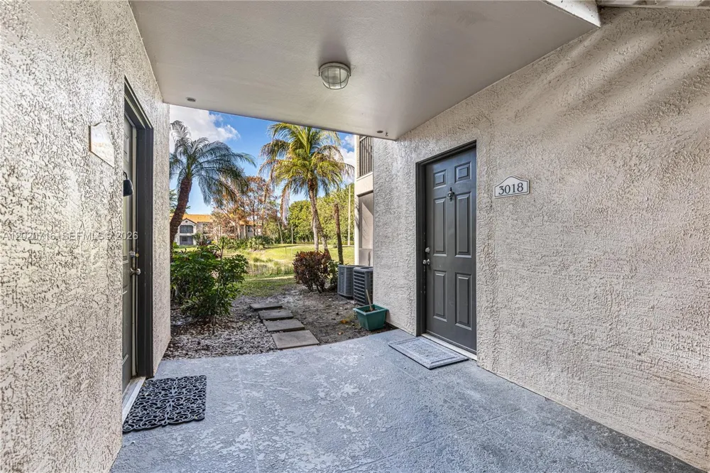 2094 Arbour Walk Cir #3018 Naples, FL 34109