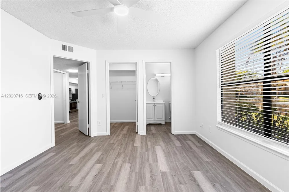 2094 Arbour Walk Cir #3018 Naples, FL 34109