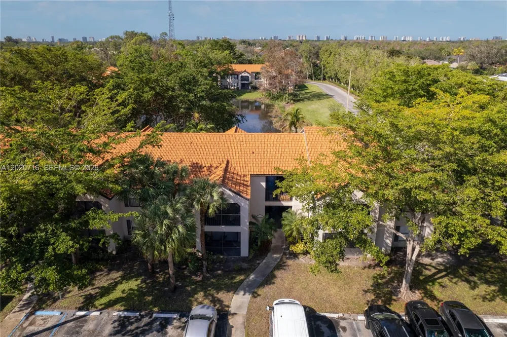 2094 Arbour Walk Cir #3018 Naples, FL 34109