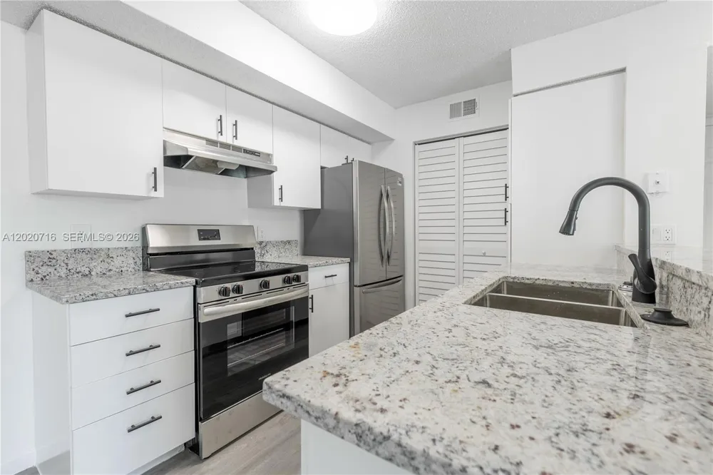 2094 Arbour Walk Cir #3018 Naples, FL 34109