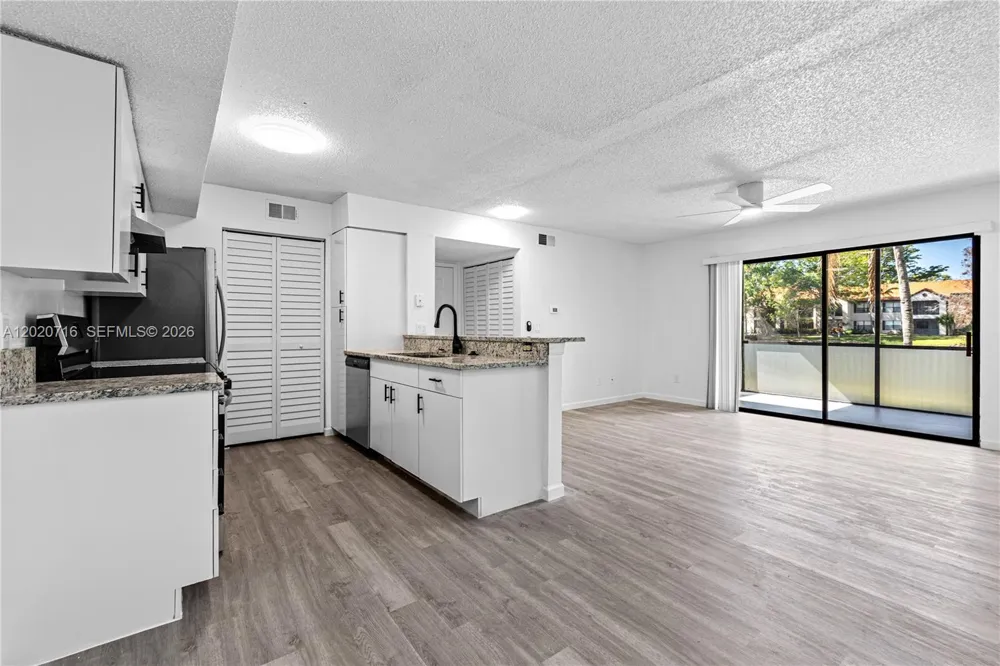 2094 Arbour Walk Cir #3018 Naples, FL 34109