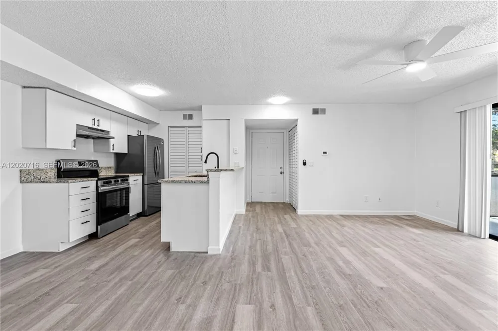 2094 Arbour Walk Cir #3018 Naples, FL 34109