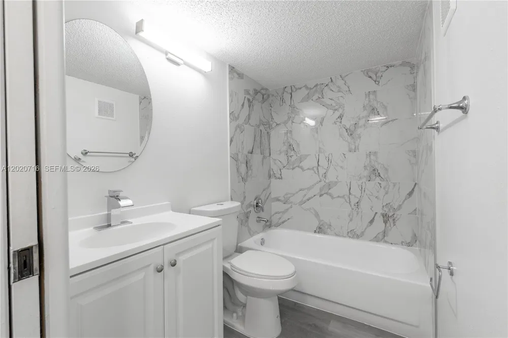 2094 Arbour Walk Cir #3018 Naples, FL 34109