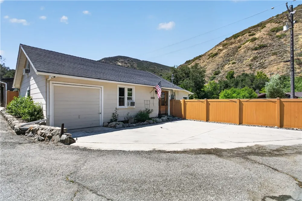 29300 Hazel Bell Drive Silverado Canyon, CA 92676