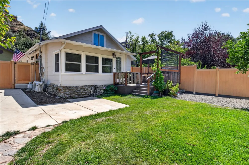 29300 Hazel Bell Drive Silverado Canyon, CA 92676