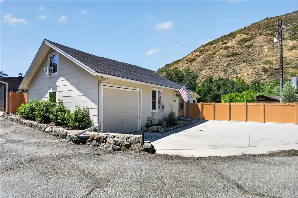 29300 Hazel Bell Drive Silverado Canyon, CA 92676