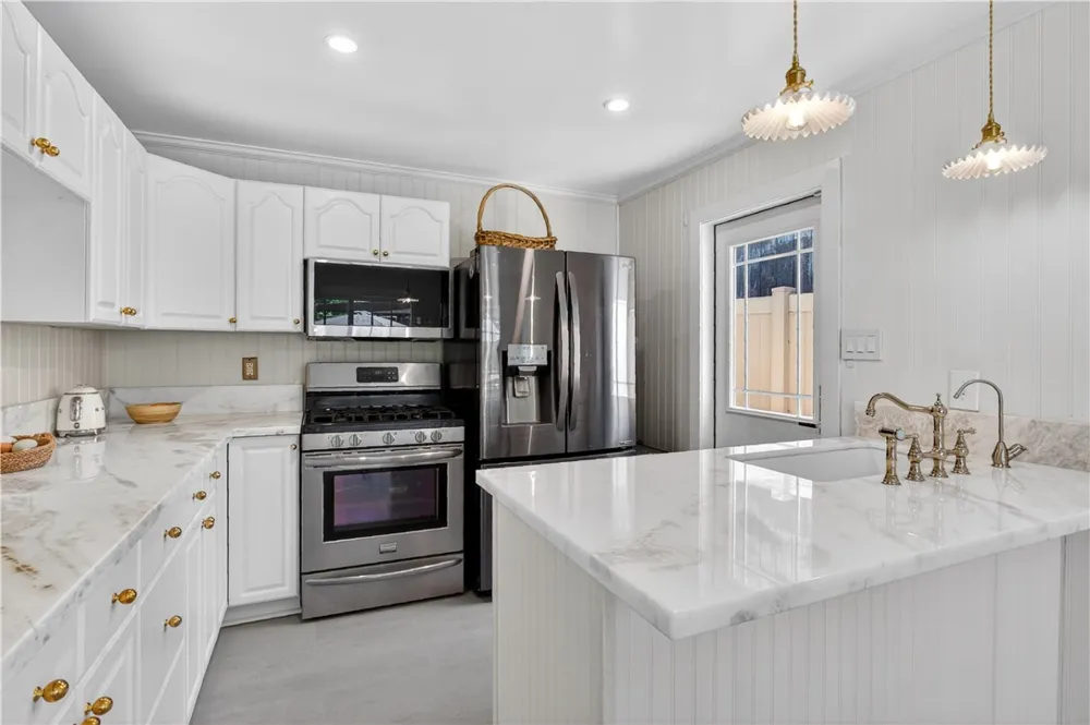 29300 Hazel Bell Drive Silverado Canyon, CA 92676